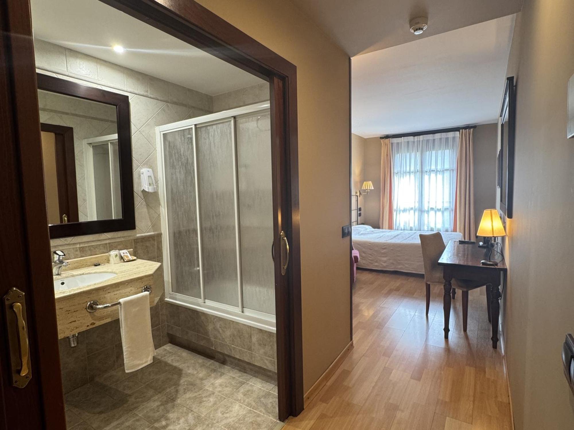 Hotel Cotiella กัมโป ภายนอก รูปภาพ